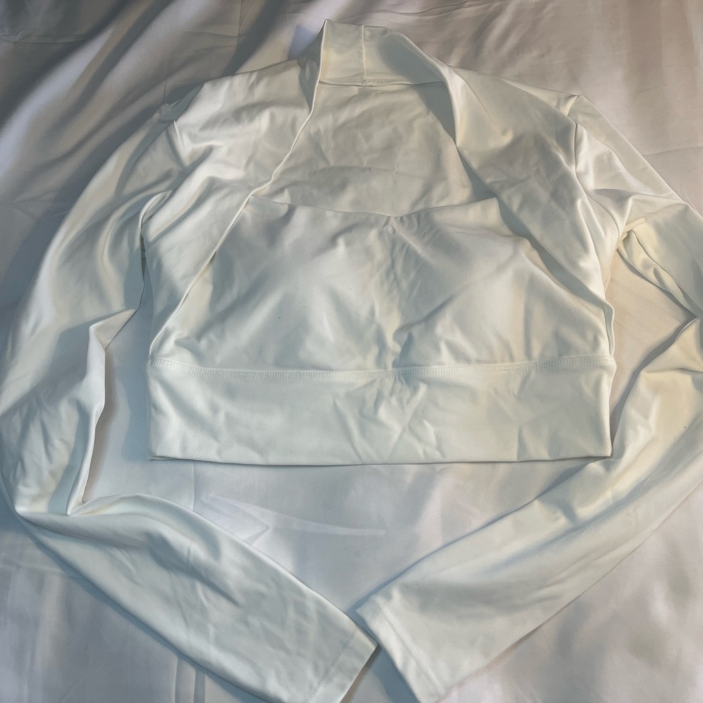 HALARA White Long Sleeve Crop Top